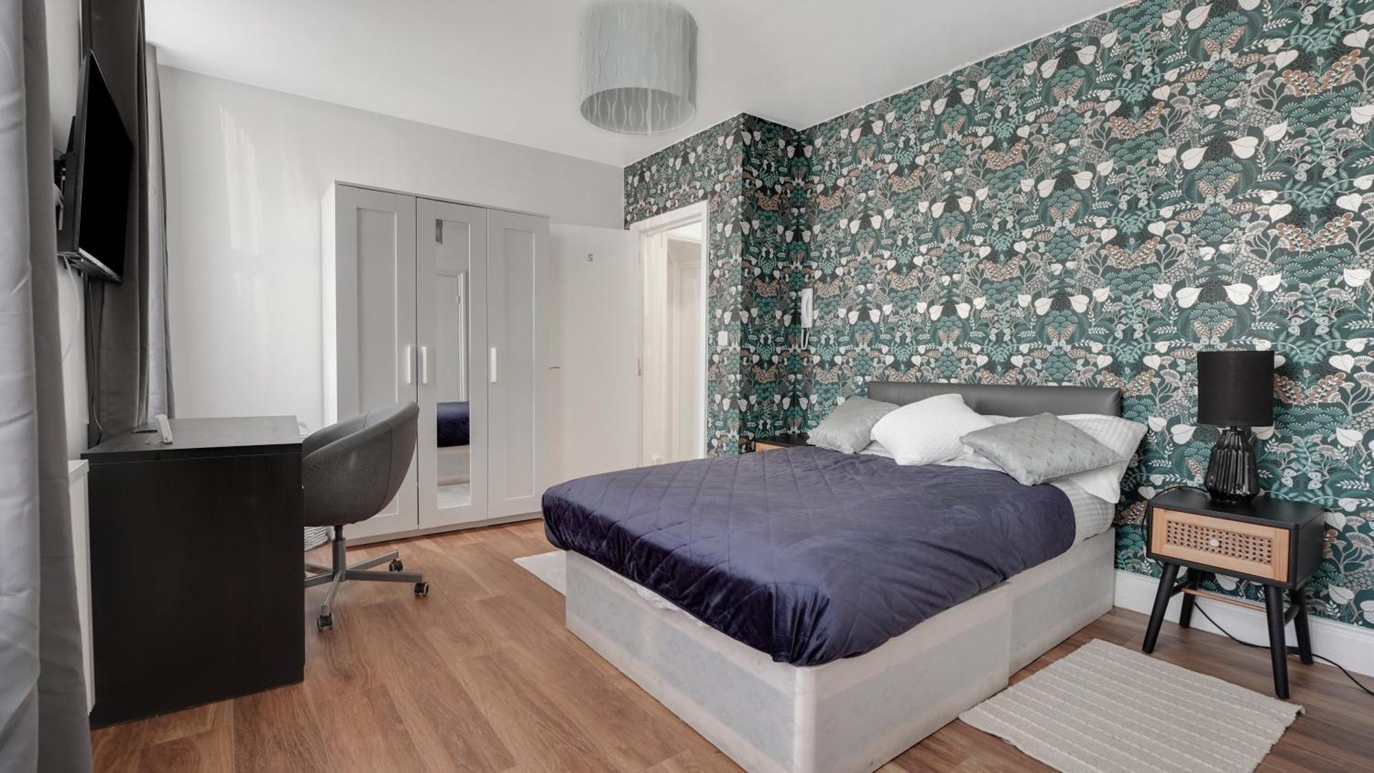 Comfy Double En-Suite Room In Barking Exterior photo